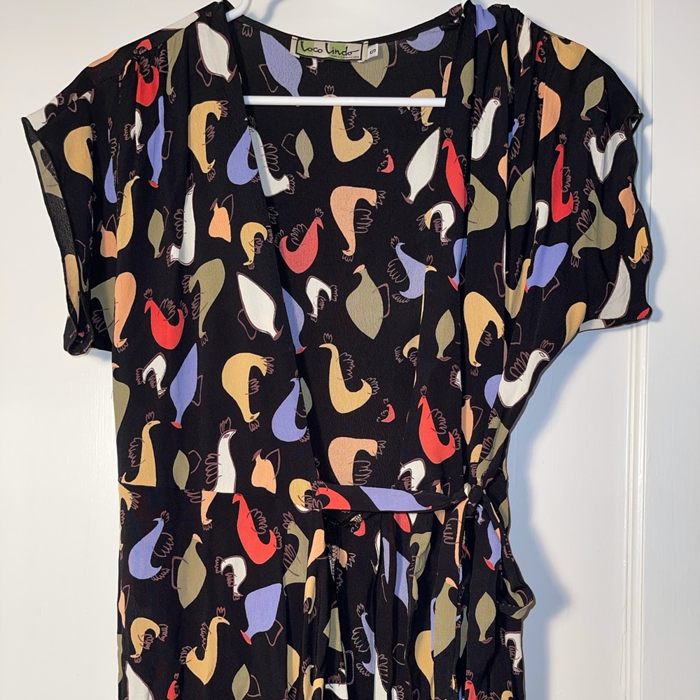 Loco Lindo size small abstract print wrap dress